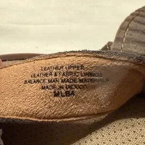 Born | Shoes | Born Mens Size Mismatch R L9 Flip Sandals  display picture 3